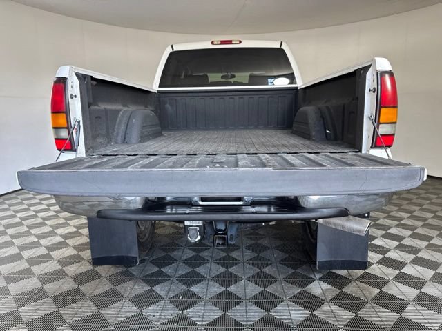Used 2006 GMC Sierra 2500 SLE w/ Heavy-Duty Power Package AWD/4WD image 19