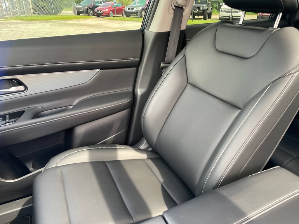 Used 2025 Nissan Murano SL AWD/4WD image 17