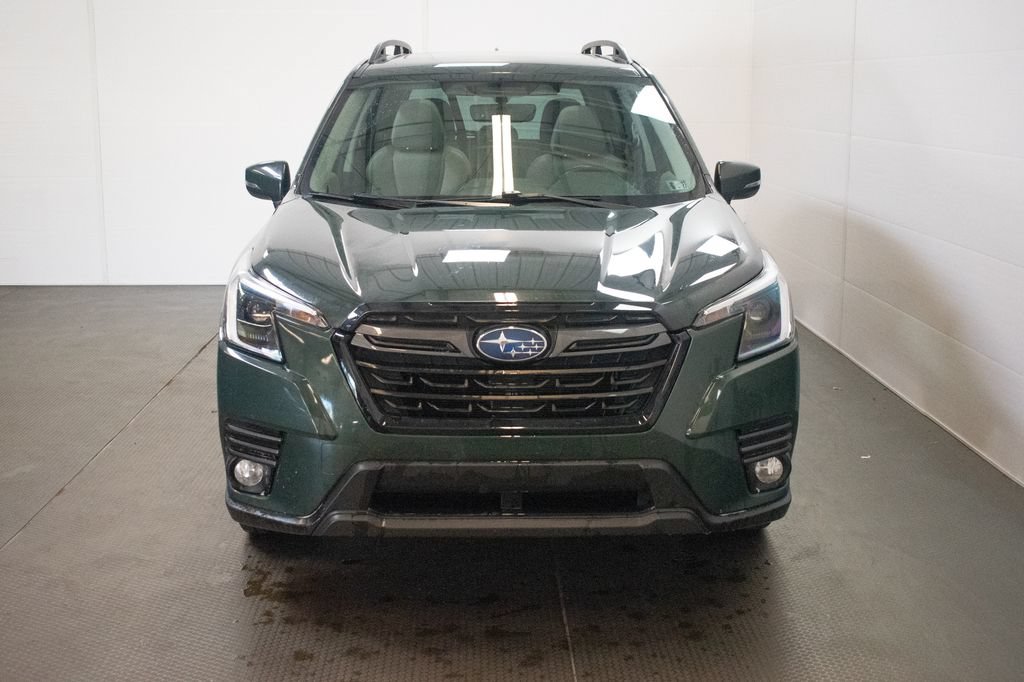 Used 2023 Subaru Forester Limited AWD/4WD image 2