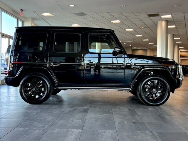 Used 2025 Mercedes-Benz G 550 image 2
