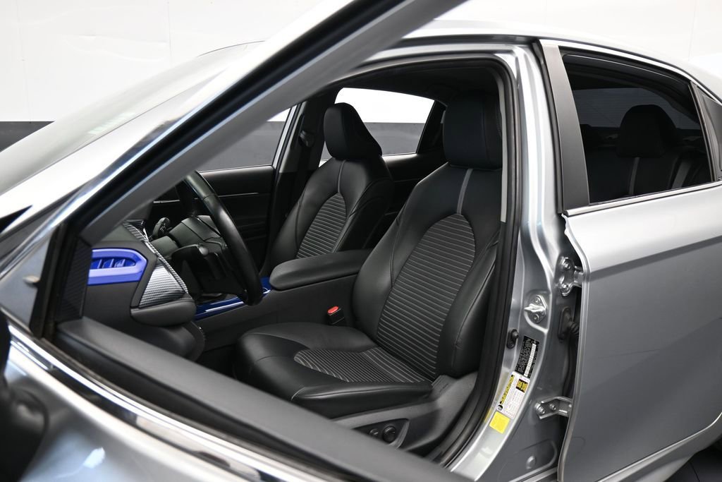 Used 2023 Toyota Camry SE FWD image 10