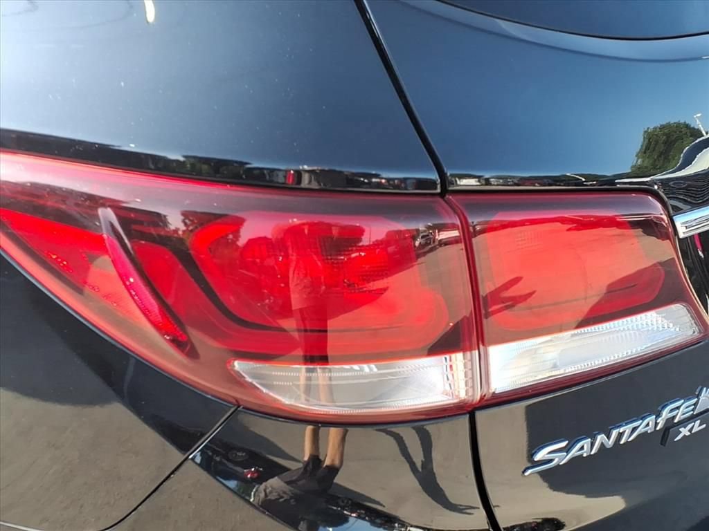 Used 2019 Hyundai Santa Fe XL SE FWD image 12