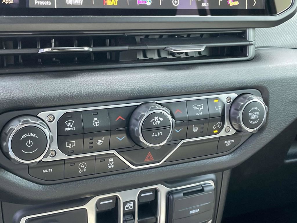 New 2025 Jeep Wrangler Unlimited Sport image 35