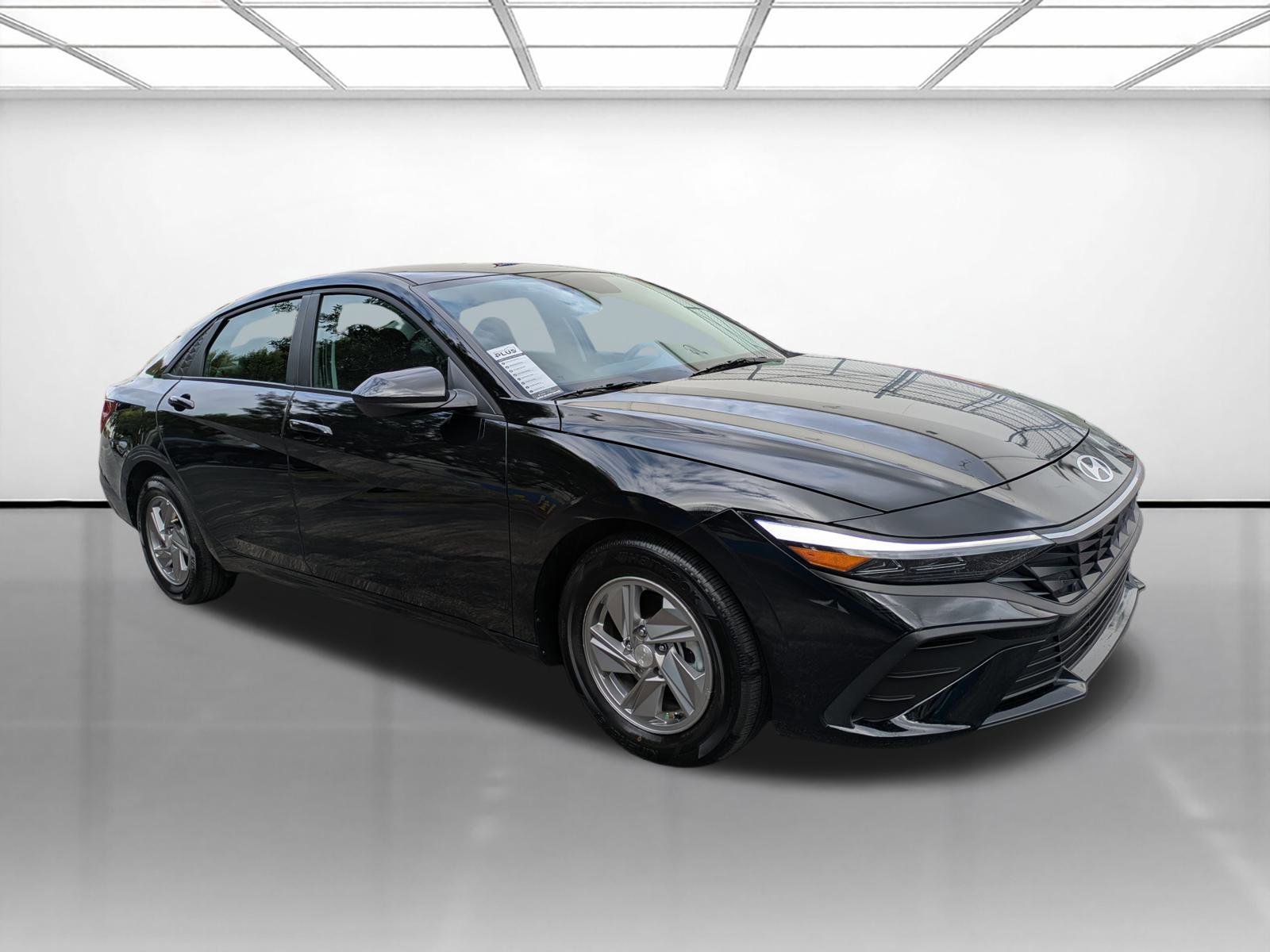 Used 2025 Hyundai Elantra SE w/ Cargo Package