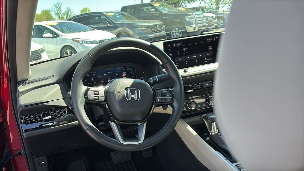 Used 2023 Honda Accord Touring image 13