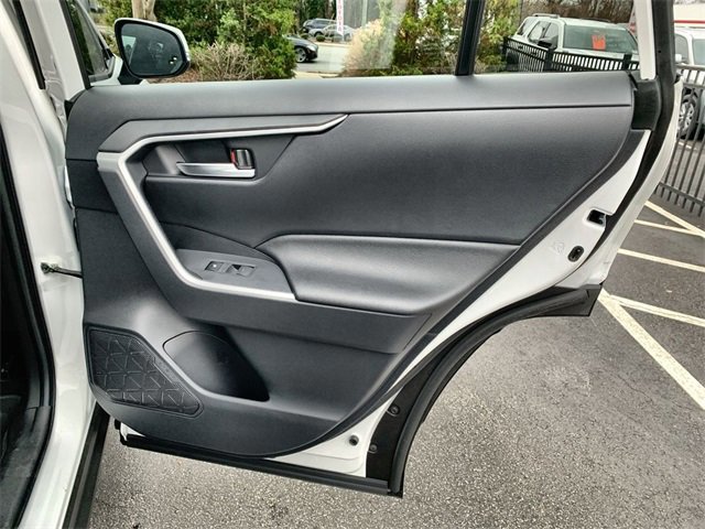 New 2025 Toyota RAV4 SE image 11
