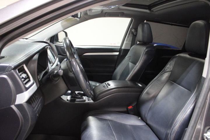Used 2015 Toyota Highlander XLE image 20