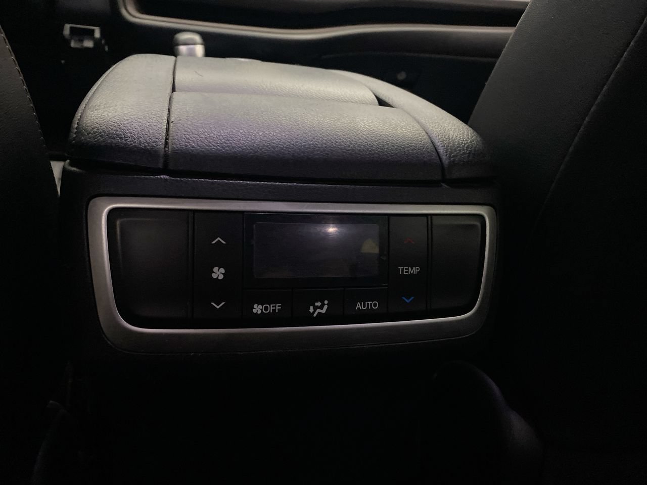Used 2018 Toyota Highlander Plus AWD/4WD image 27