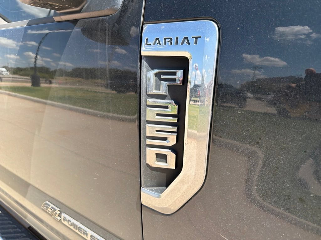 Used 2017 Ford F250 Lariat w/ Lariat Ultimate Package AWD/4WD image 7