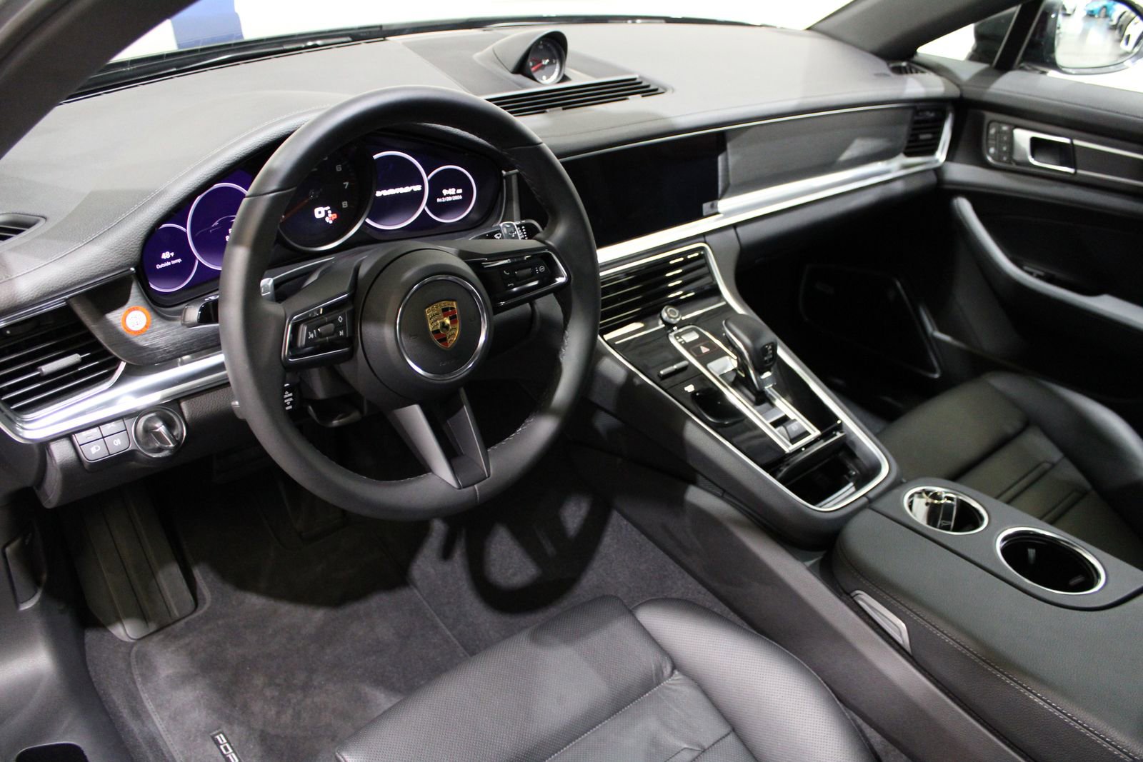 Used 2023 Porsche Panamera Platinum Edition image 34