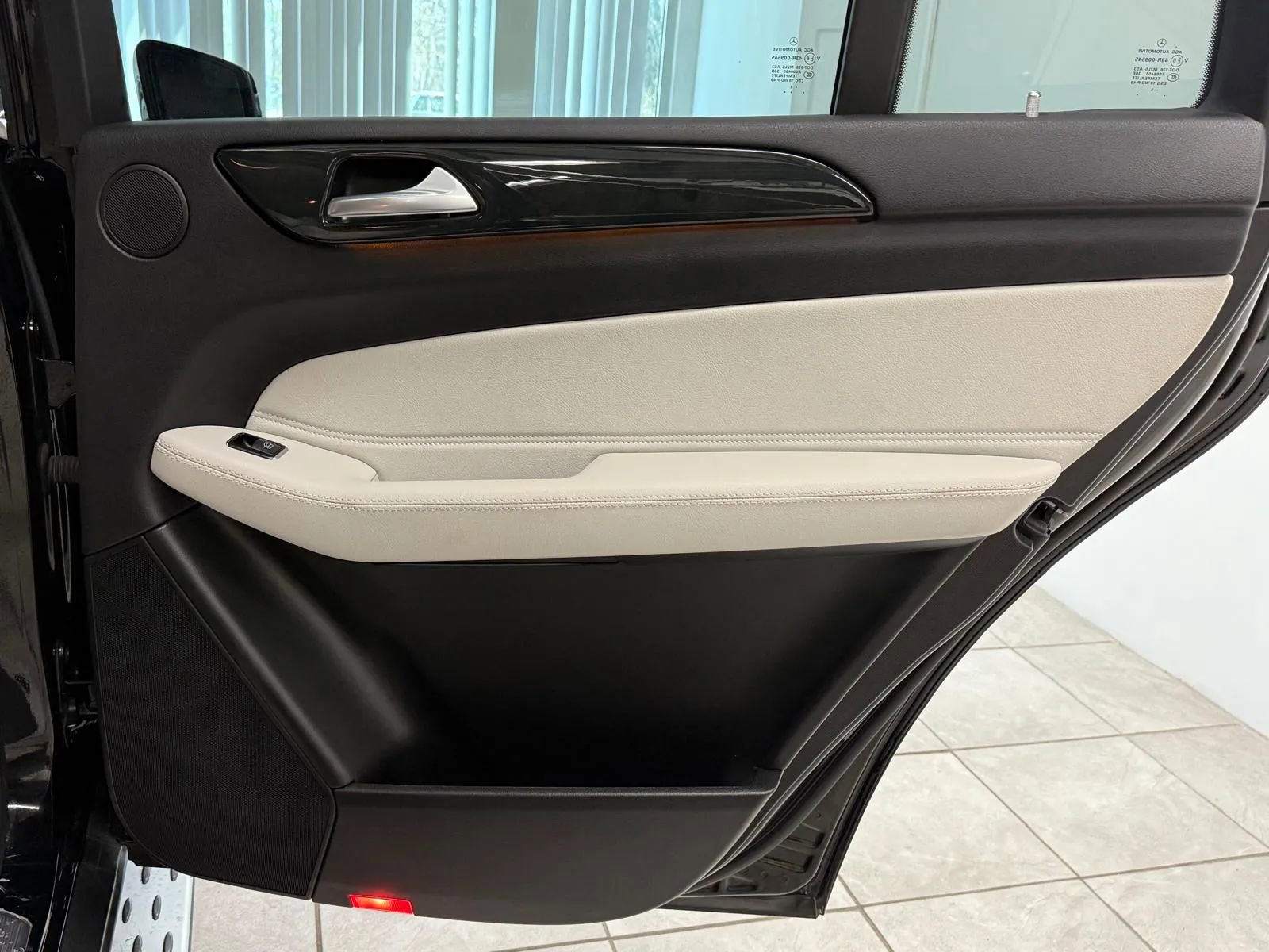 Used 2017 Mercedes-Benz GLS 450 4MATIC image 21