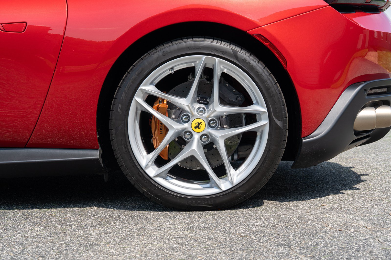 Used 2024 Ferrari Roma Spider RWD image 11