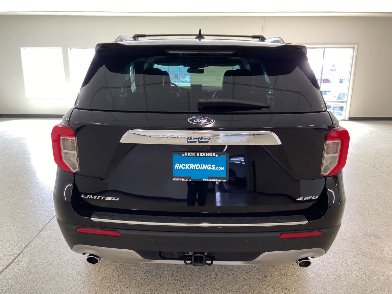 Used 2023 Ford Explorer Limited w/ Limited Technology Package AWD/4WD image 9