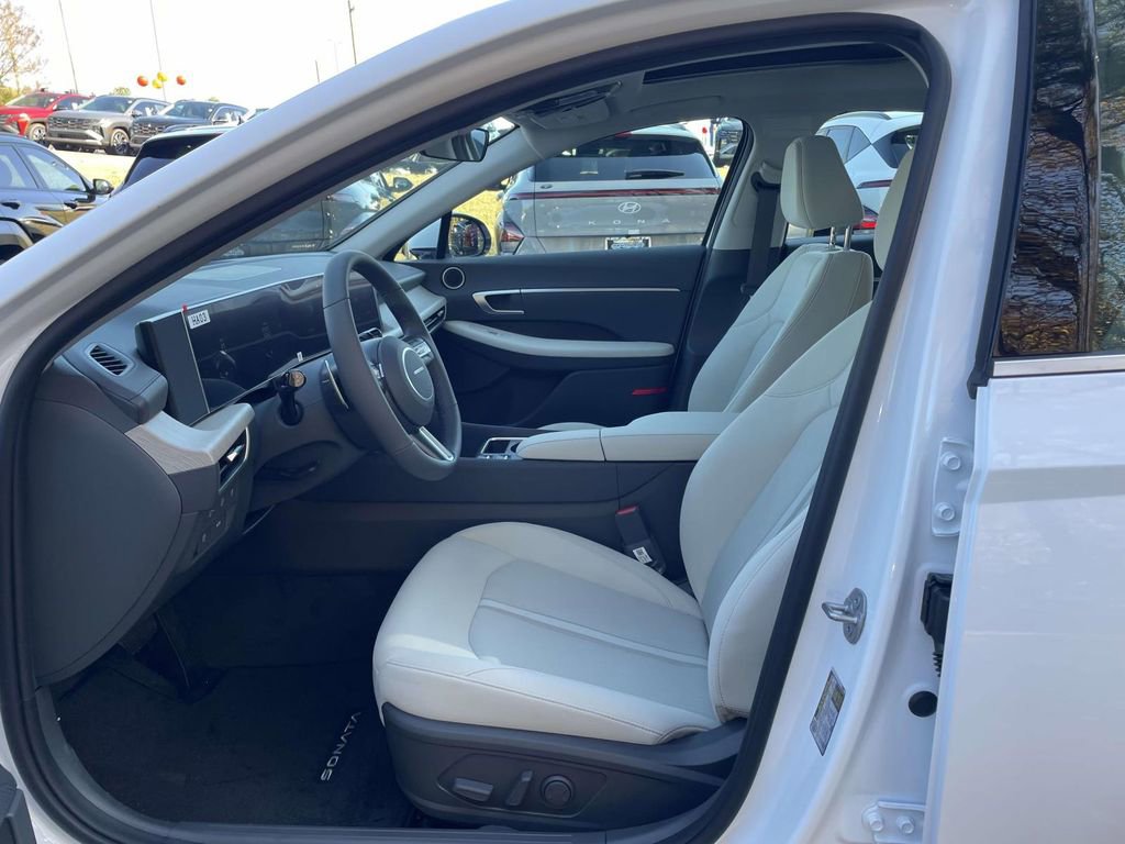 New 2026 Hyundai Sonata SEL FWD image 17