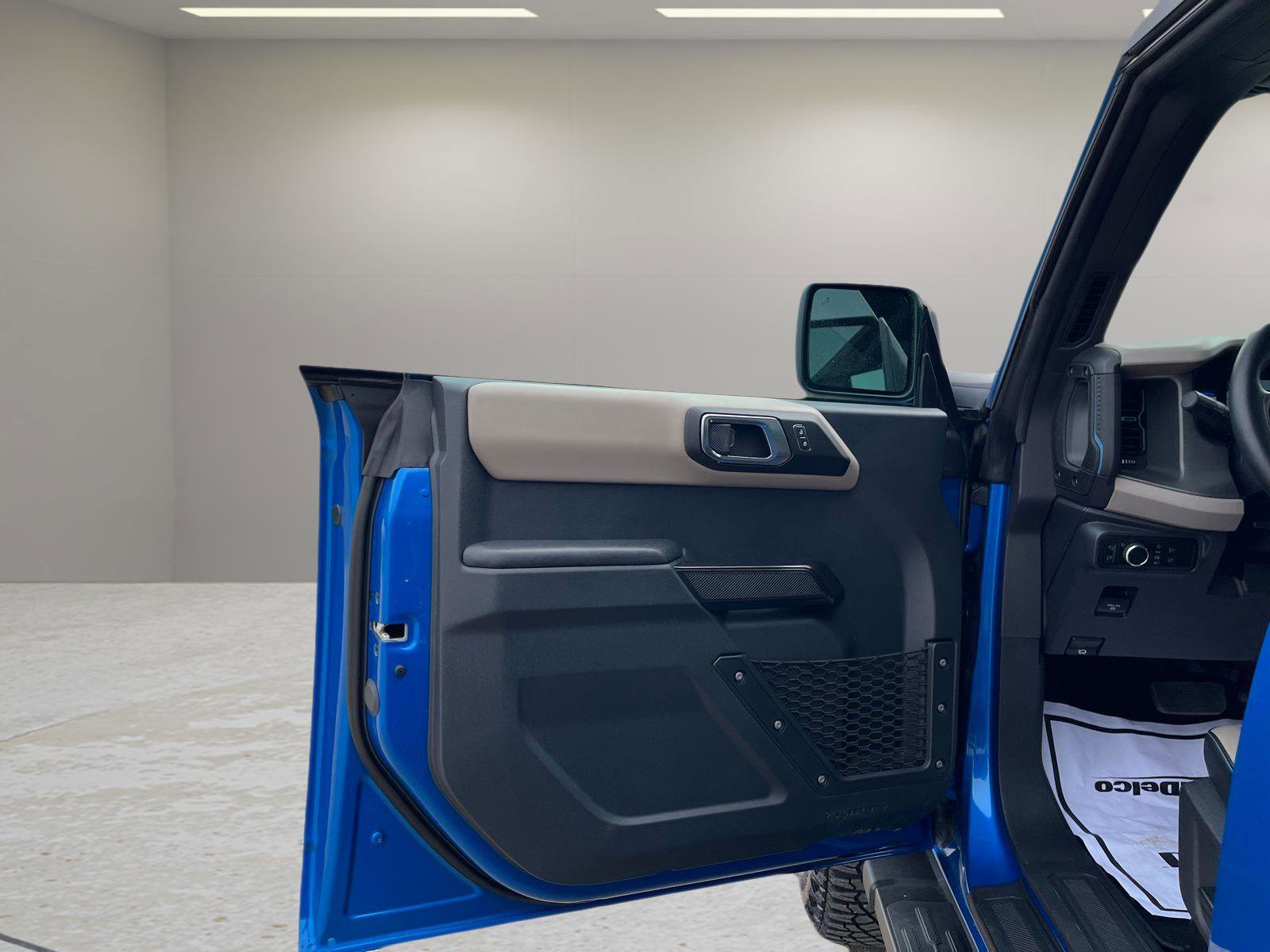 Used 2024 Ford Bronco Wildtrak image 9