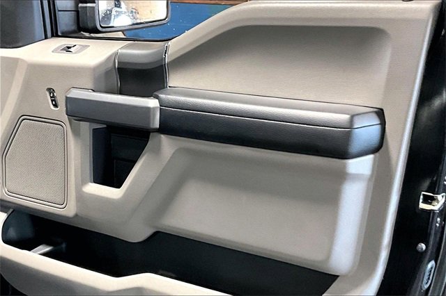 Used 2015 Ford F150 XLT w/ Equipment Group 302A Luxury image 19