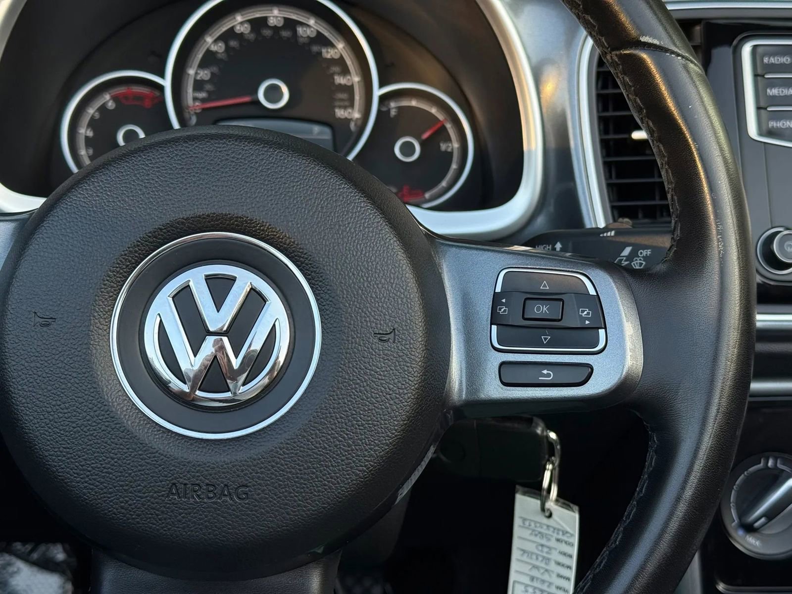 Used 2018 Volkswagen Beetle 2.0T Coast FWD image 33