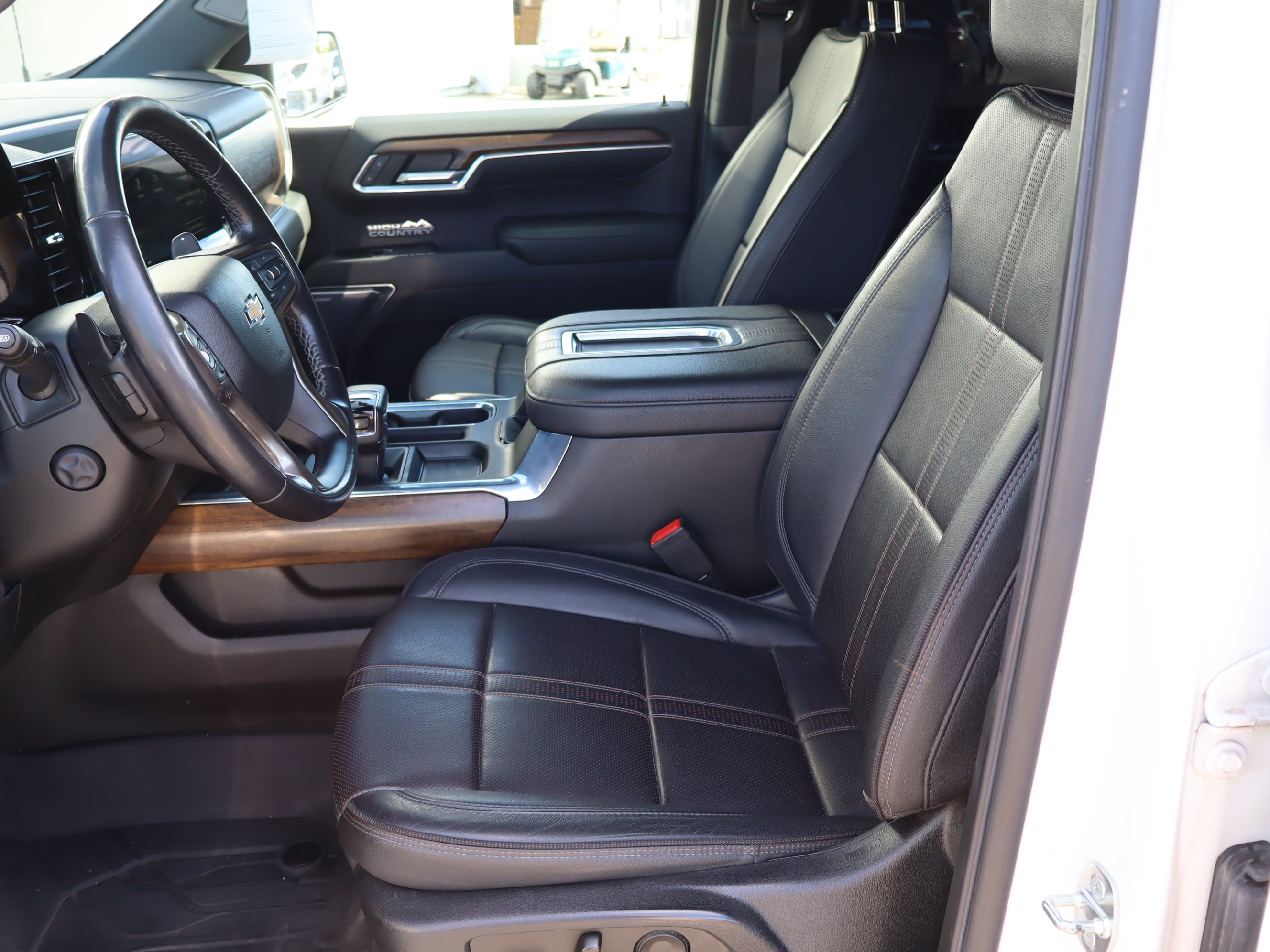 Used 2022 Chevrolet Silverado 1500 High Country w/ High Country Premium Package AWD/4WD image 19