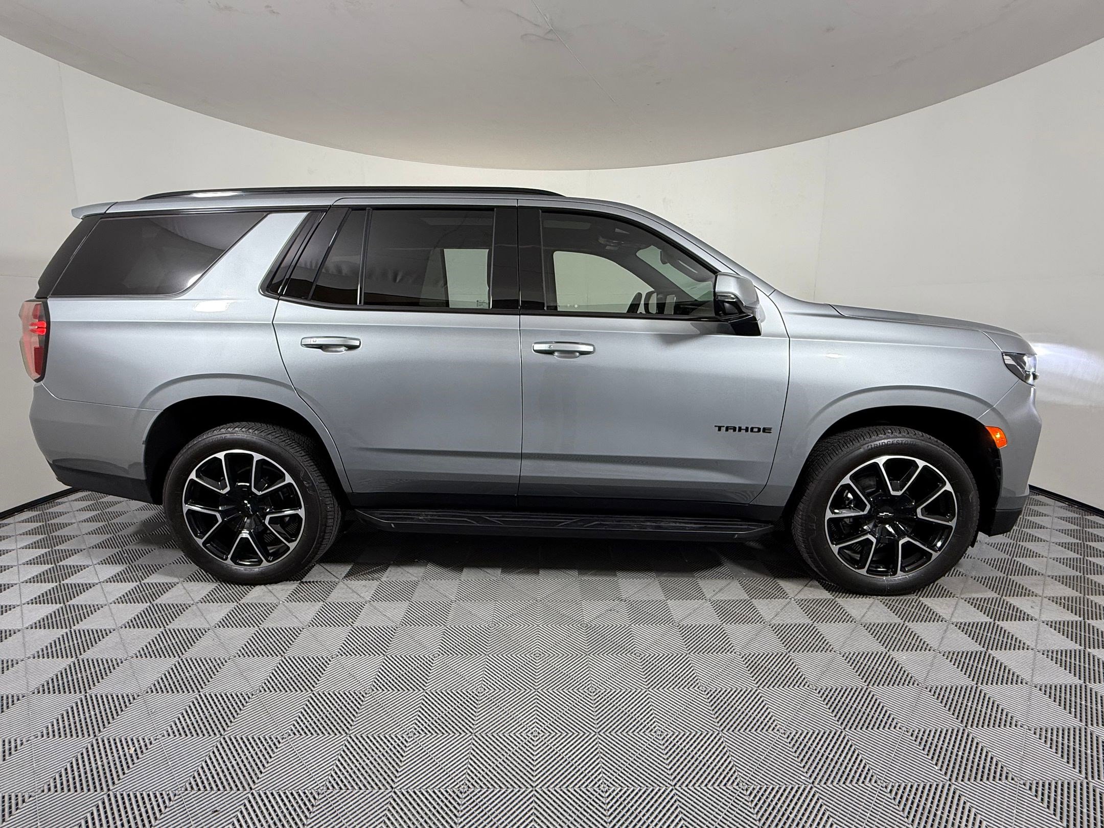 Used 2024 Chevrolet Tahoe RST w/ Sport Performance Package AWD/4WD image 8