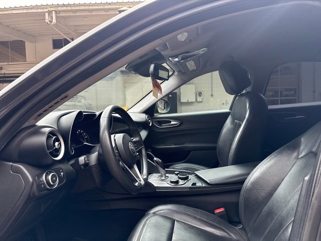 Used 2019 Alfa Romeo Giulia w/ Quick Order Package 22K Sport image 17