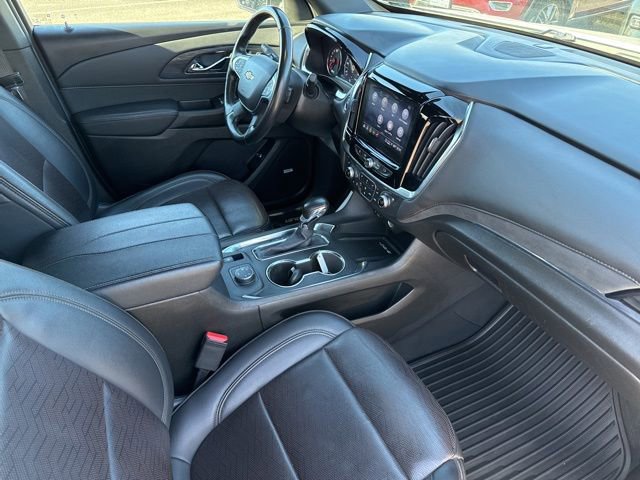 Used 2022 Chevrolet Traverse High Country w/ LPO, 'HIT The Road' Package AWD/4WD image 12