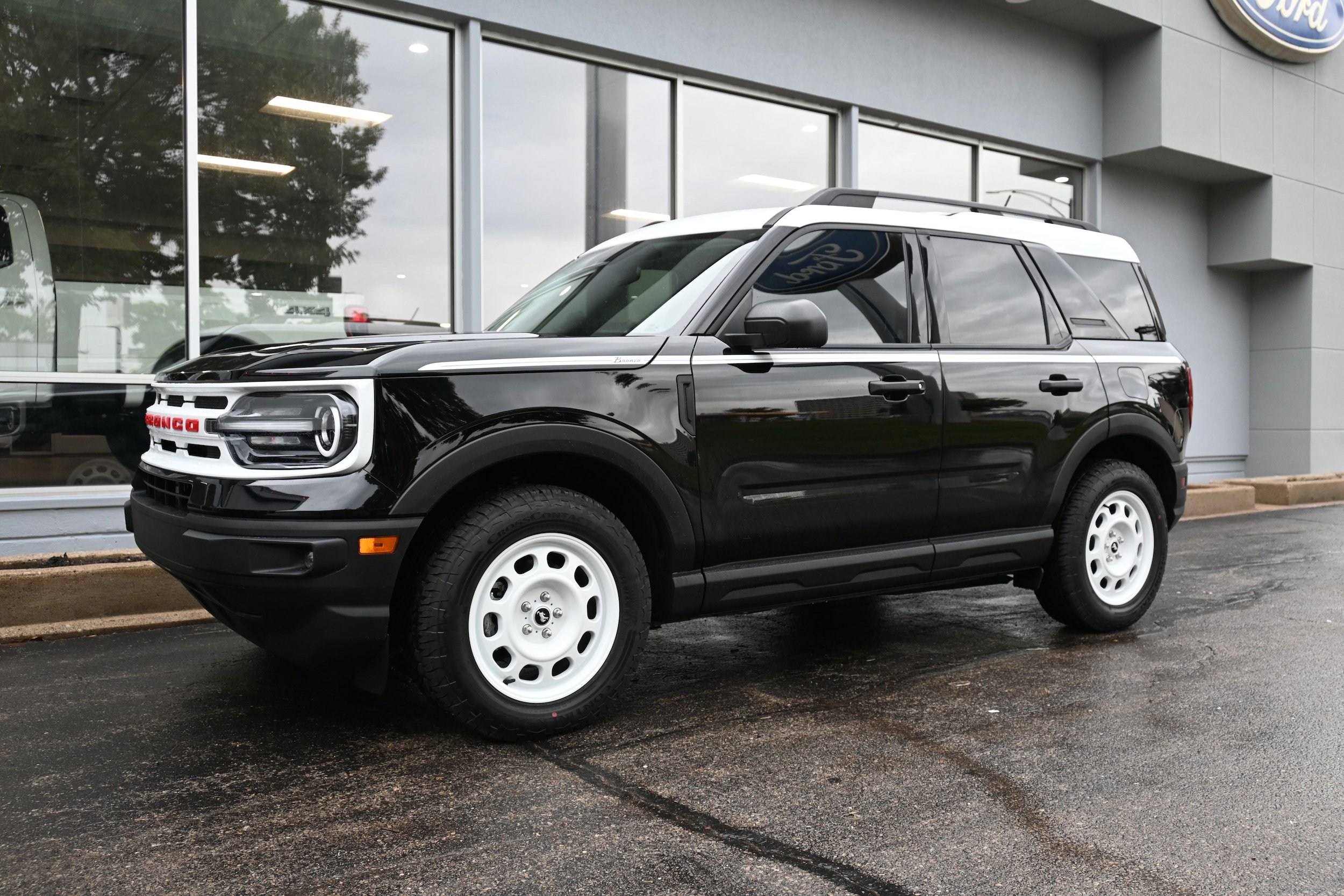 New 2024 Ford Bronco Sport Heritage w/ Heritage Convenience Package image 1