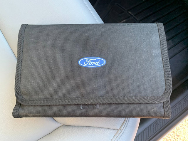 Used 2021 Ford Explorer XLT w/ Equipment Group 202A AWD/4WD image 14