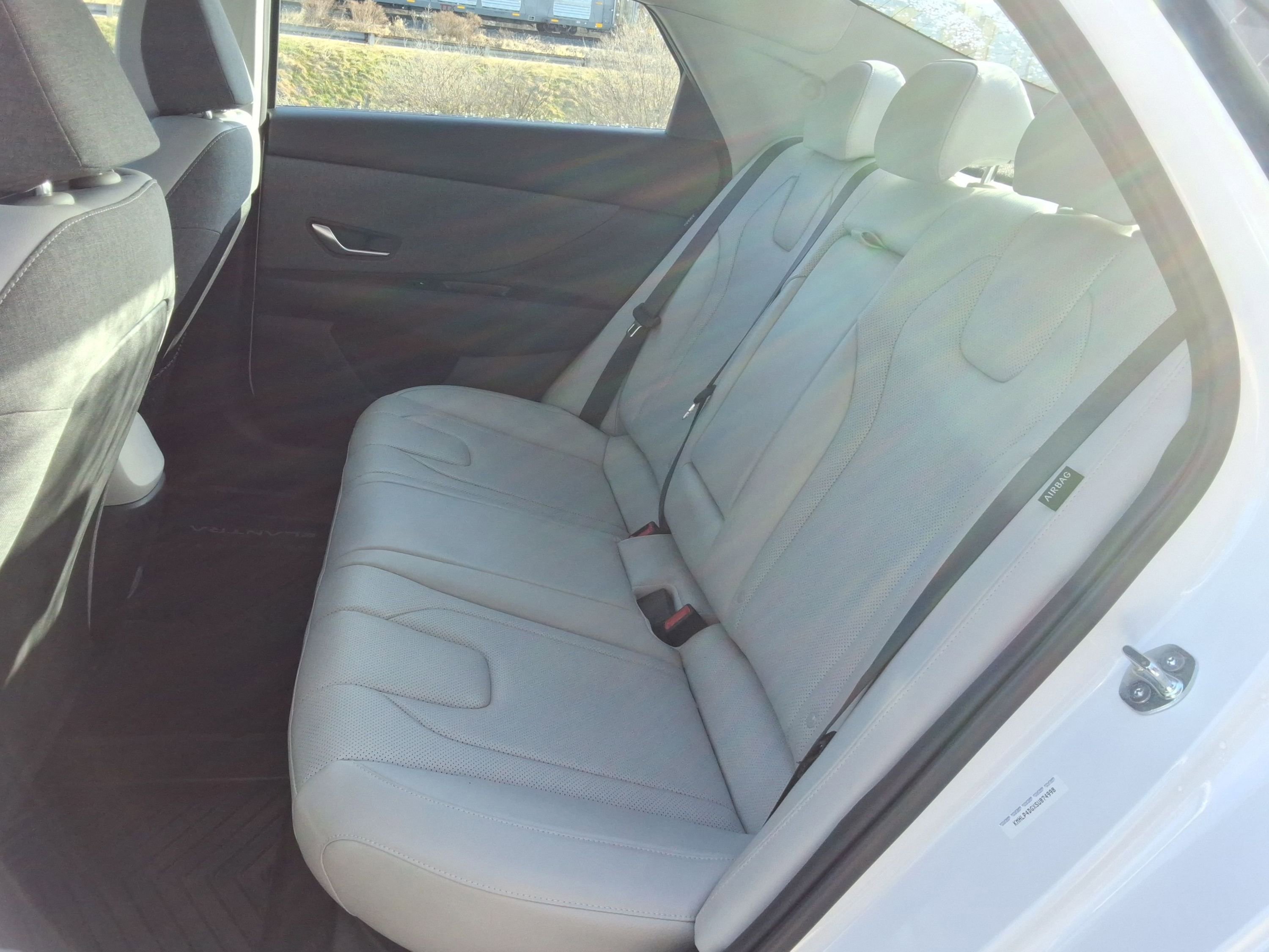 Used 2025 Hyundai Elantra Limited image 29