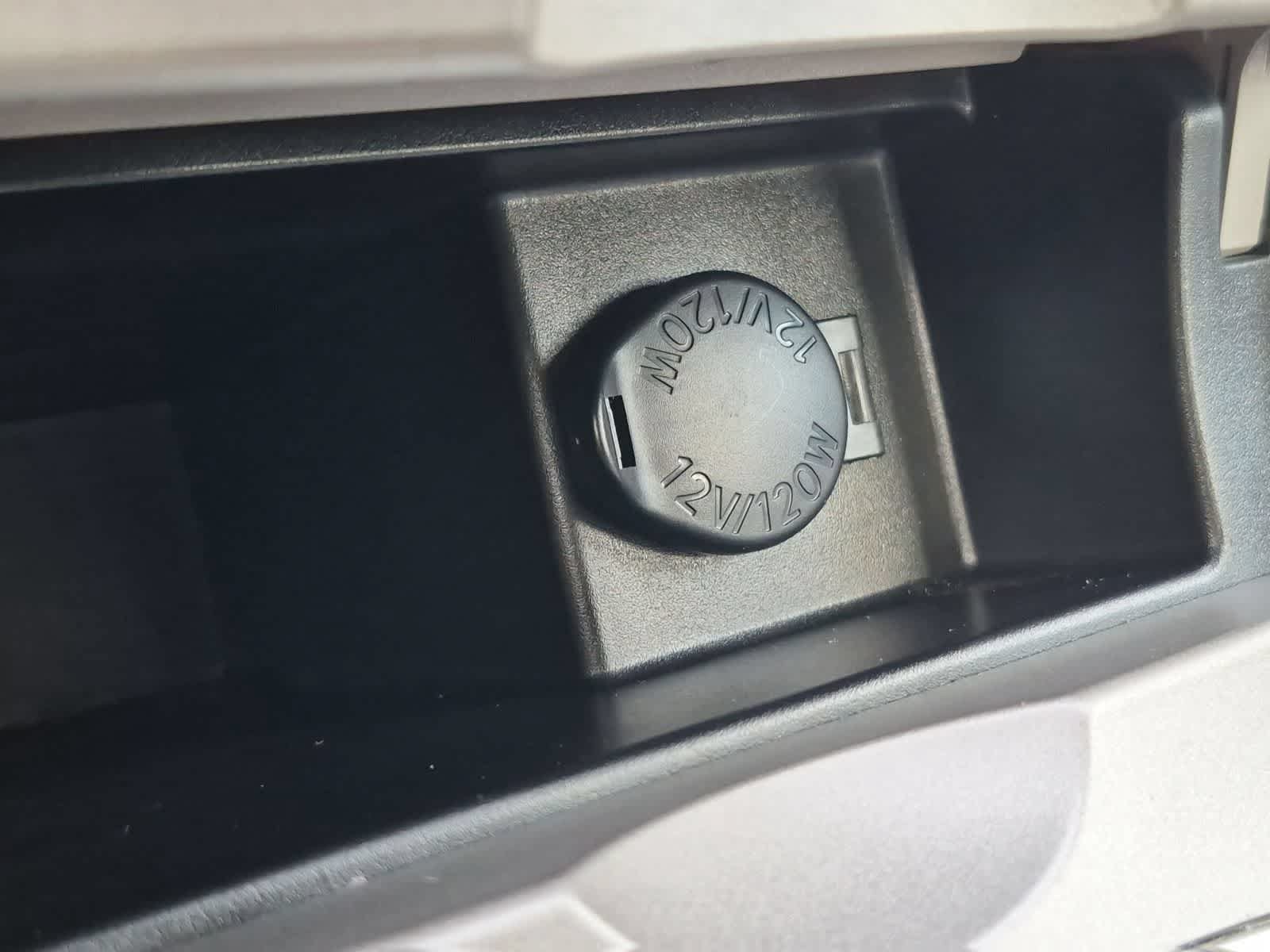 Used 2013 Toyota Corolla LE FWD image 30