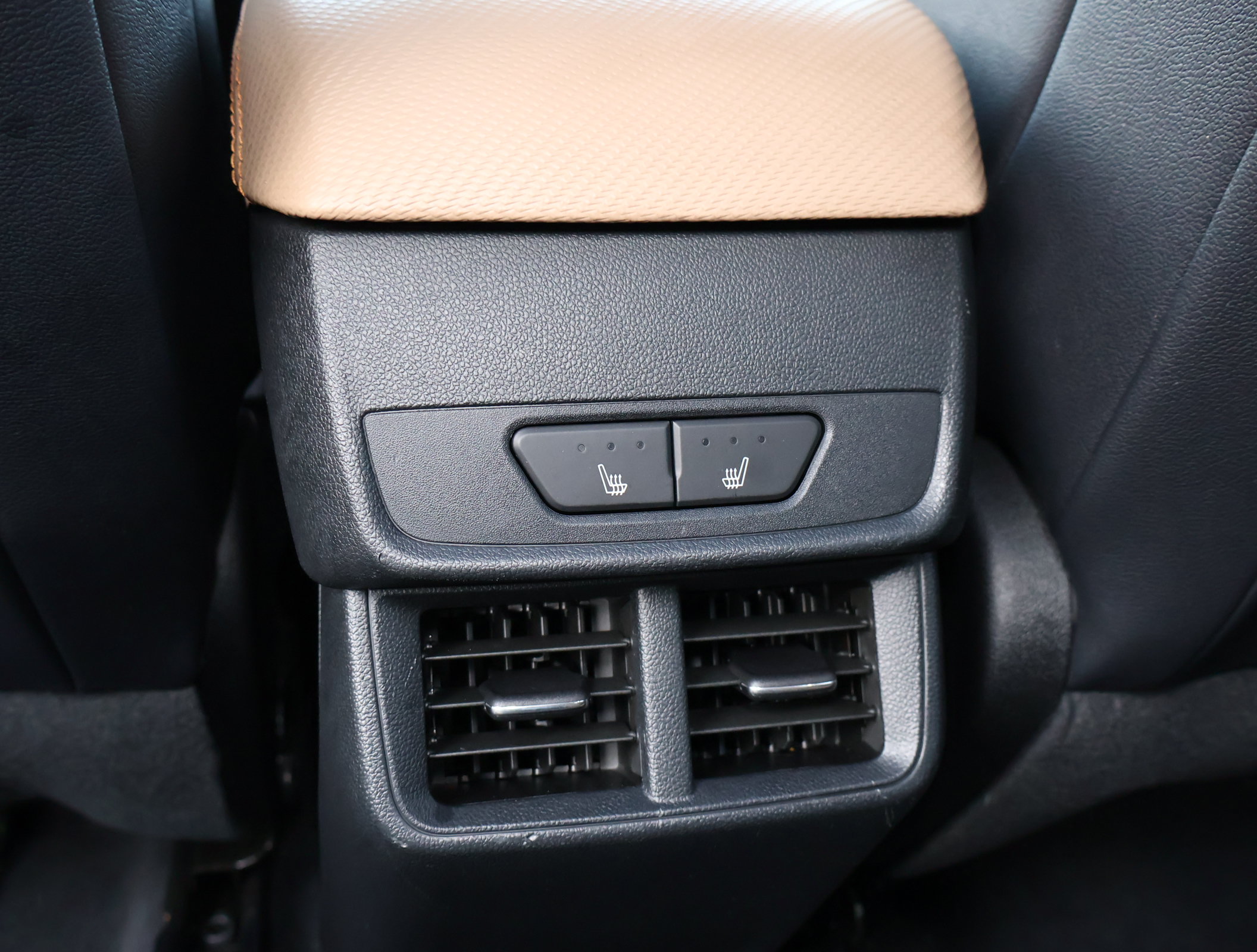 Certified 2025 Chevrolet Equinox ACTIV w/ Safety and Technology Package FWD image 27