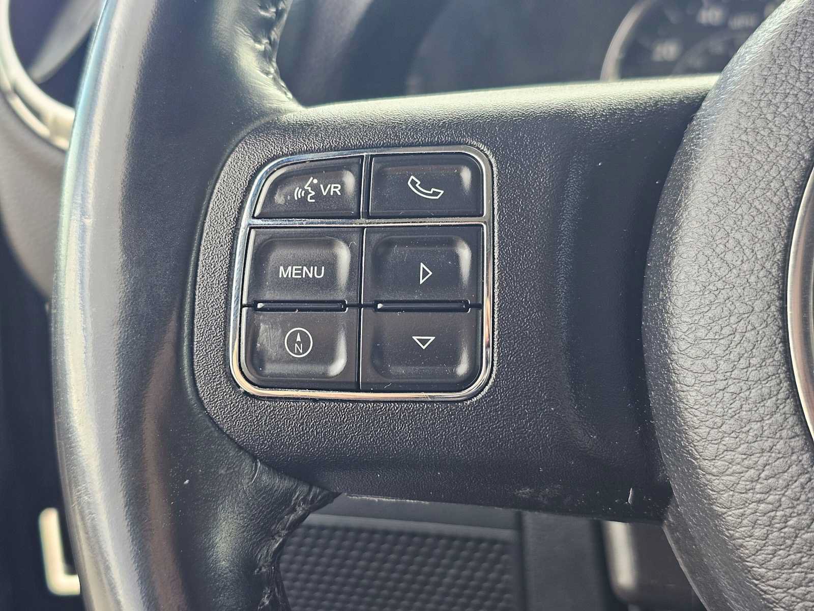 Used 2016 Jeep Wrangler Unlimited Sahara w/ Connectivity Group AWD/4WD image 26