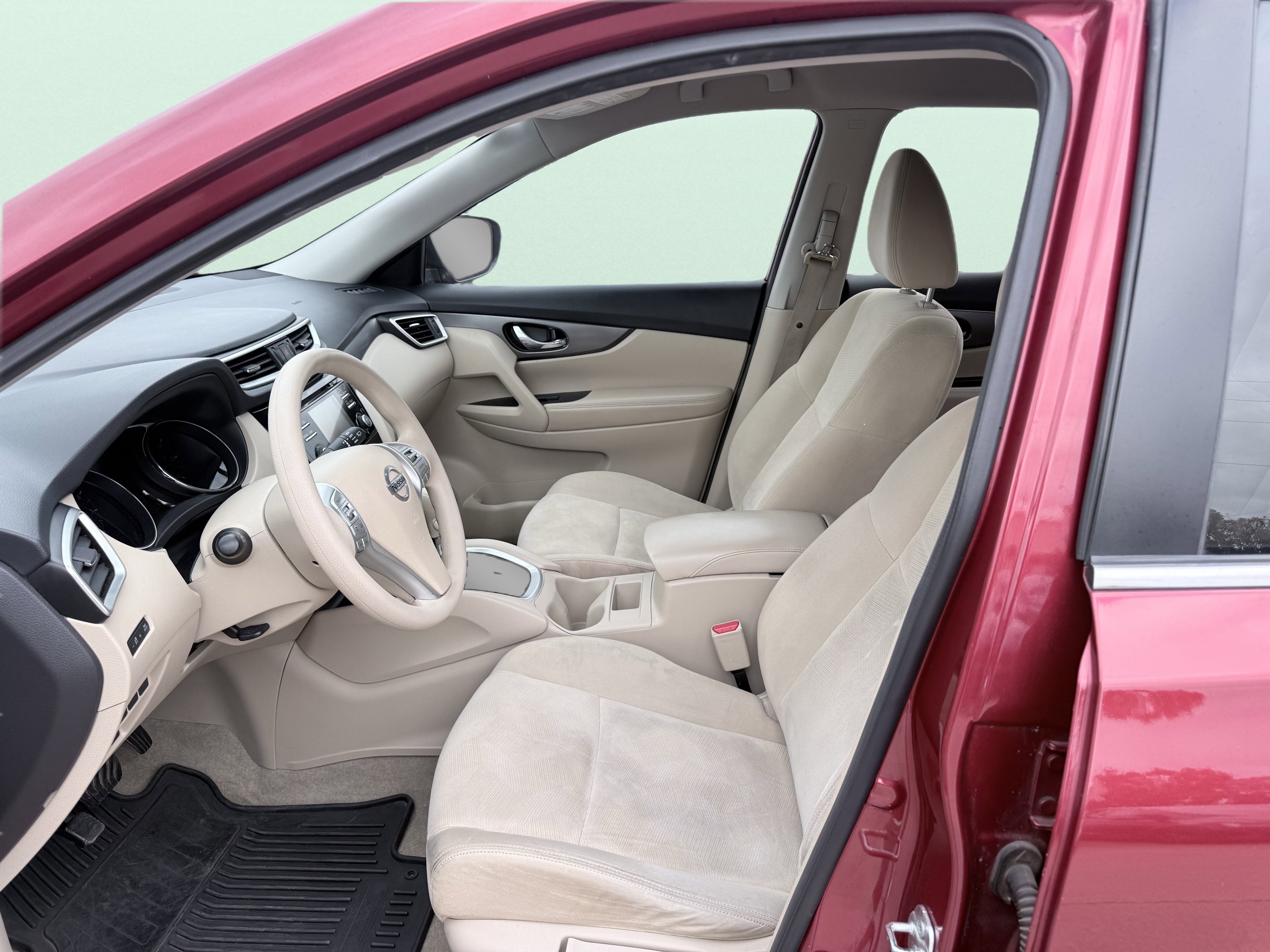 Used 2015 Nissan Rogue S FWD image 19