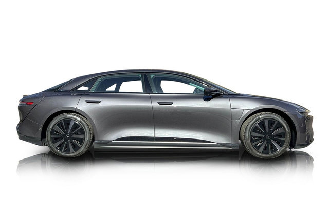 Used 2025 Lucid Air Grand Touring image 2
