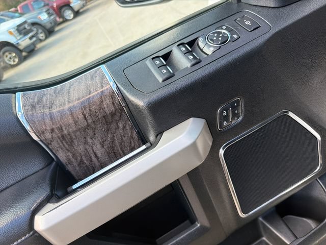 Used 2019 Ford F250 Lariat w/ Lariat Ultimate Package AWD/4WD image 13