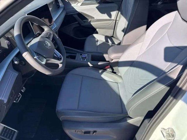 New 2026 Volkswagen Tiguan SE R-Line image 4