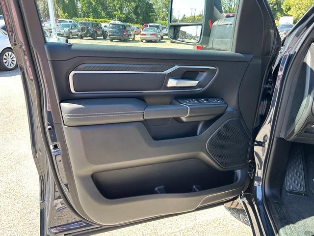 New 2026 RAM 1500 4x4 Crew Cab image 10
