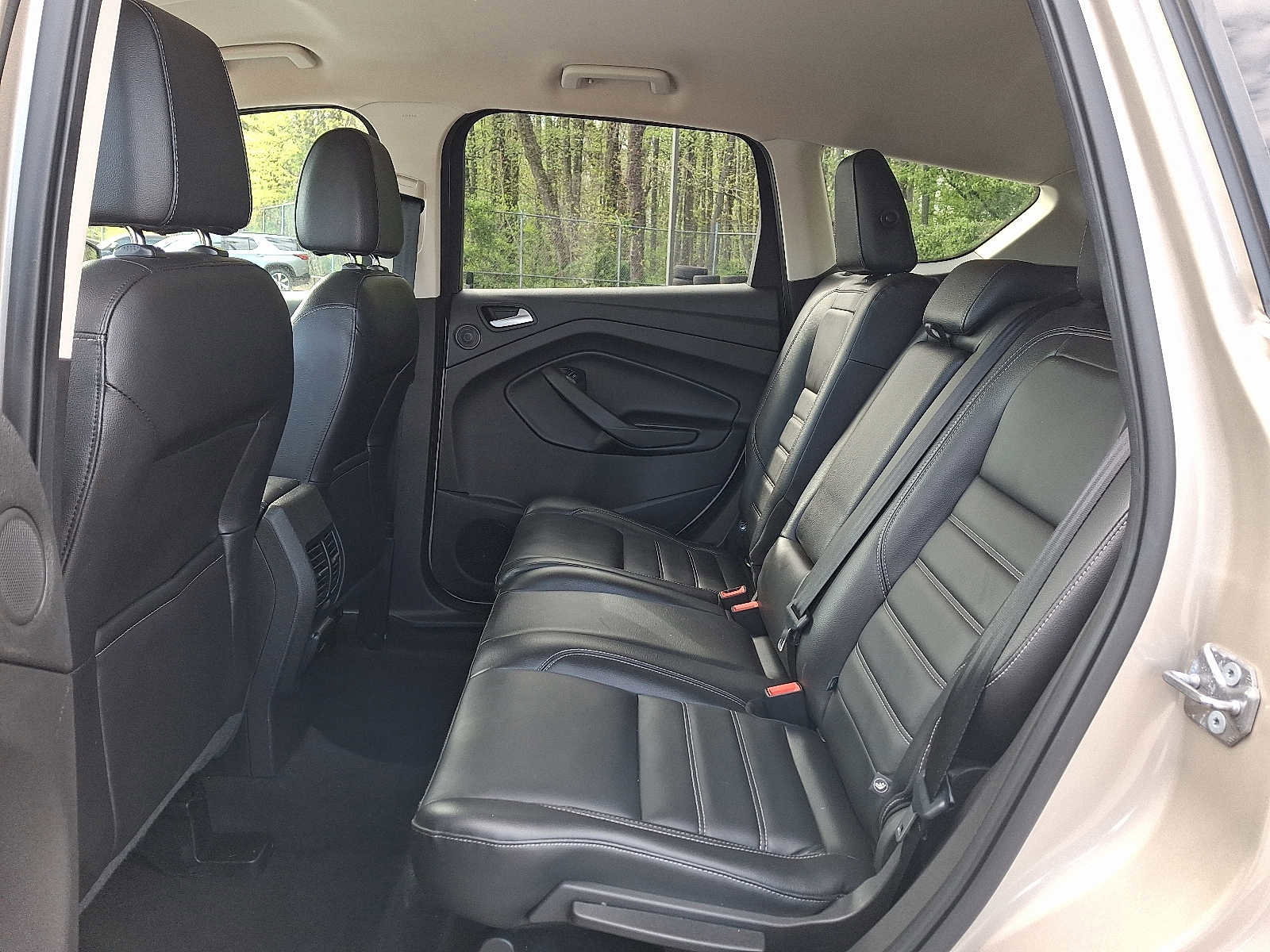 Used 2017 Ford Escape Titanium image 10