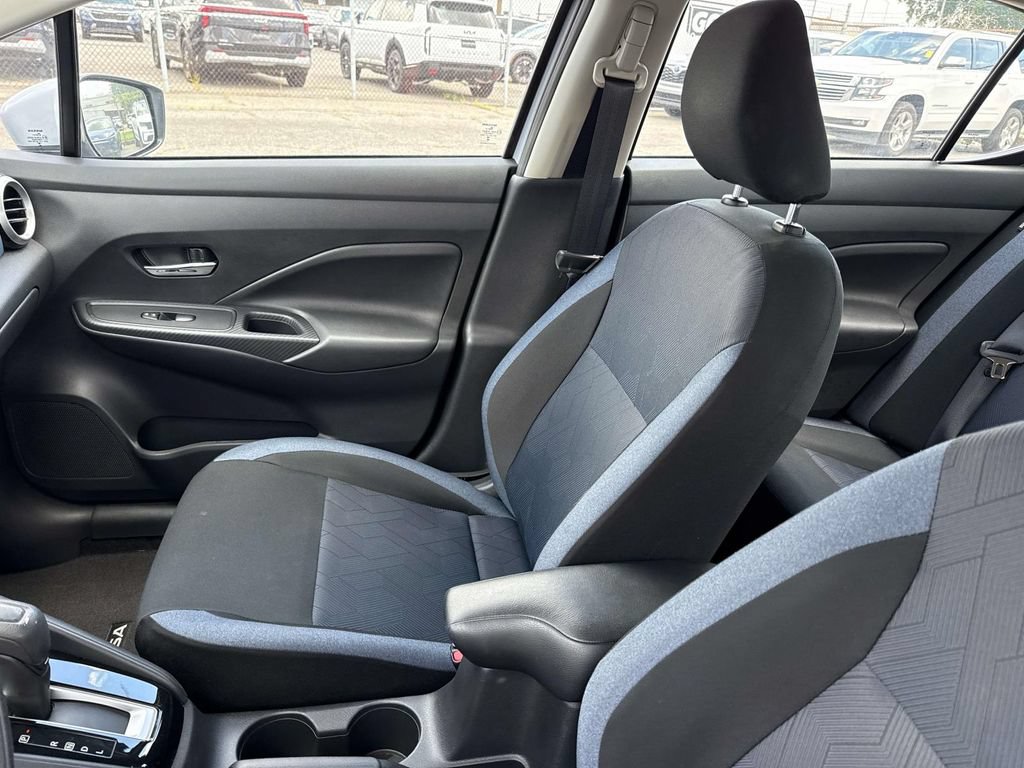 Used 2025 Nissan Versa SV w/ Trunk Package FWD image 18