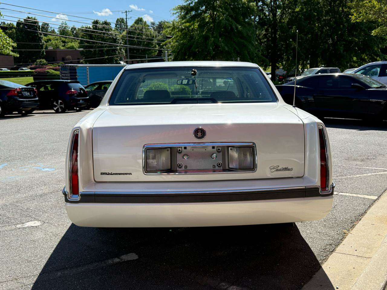 Used 1995 Cadillac De Ville Concours FWD image 3