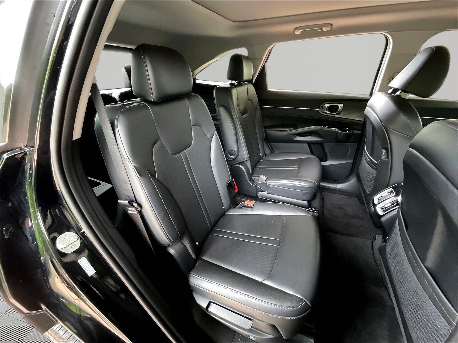 Used 2024 Kia Sorento SX AWD/4WD image 24