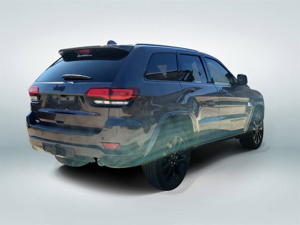 Used 2021 Jeep Grand Cherokee Laredo X image 3