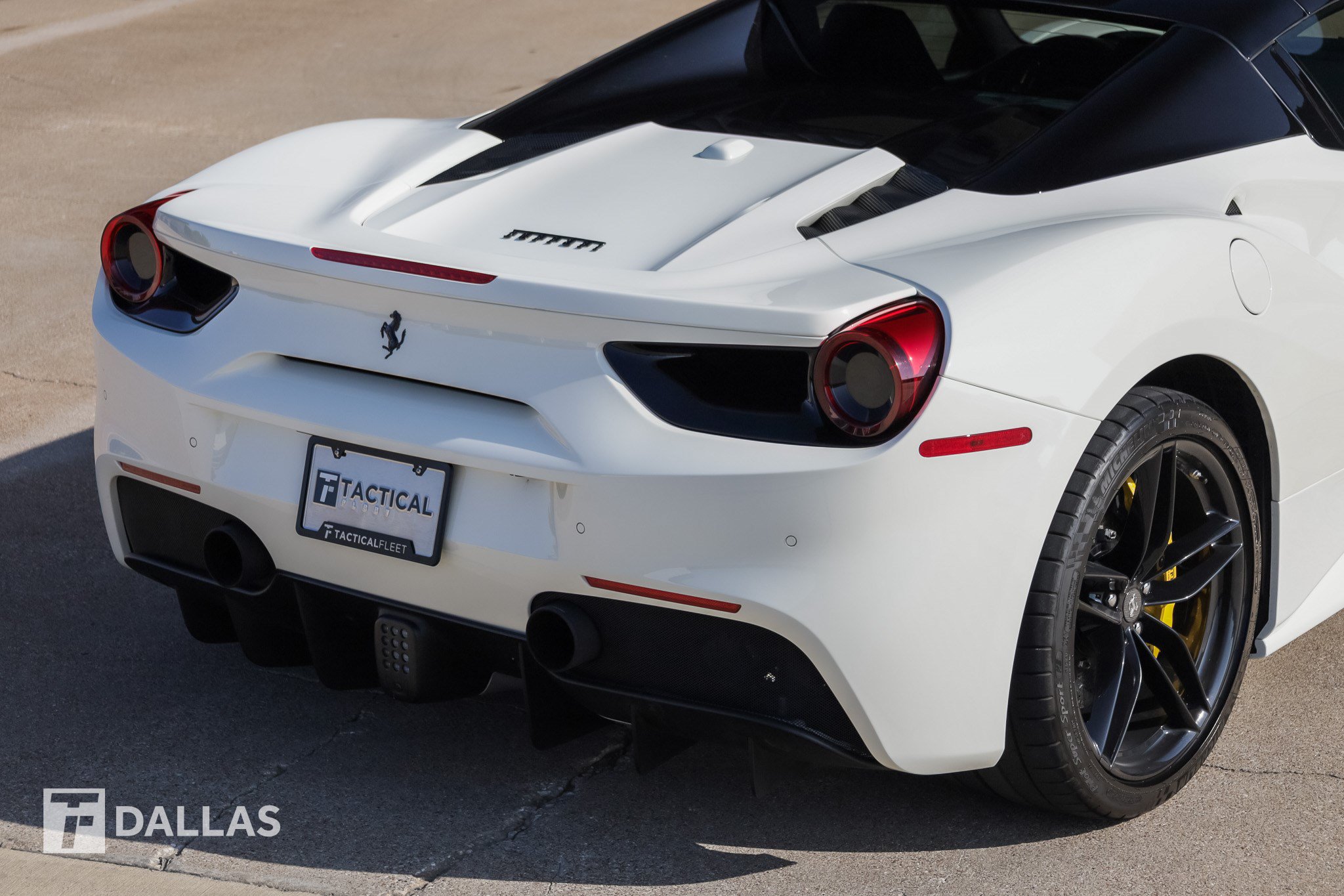Used 2017 Ferrari 488 Spider RWD image 16