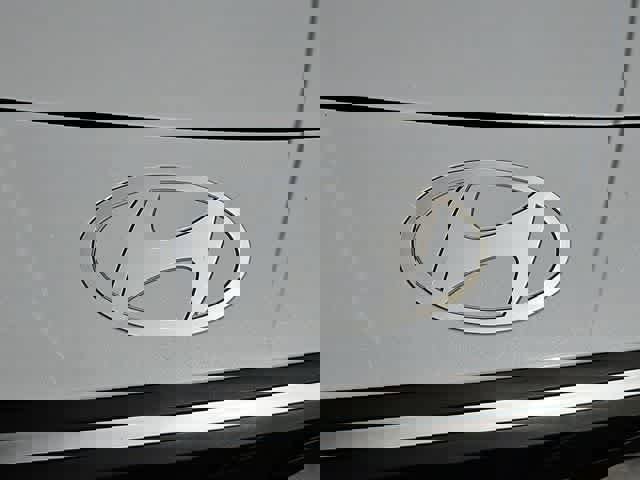 Certified 2025 Hyundai Elantra Sport w/ Cargo Package image 11