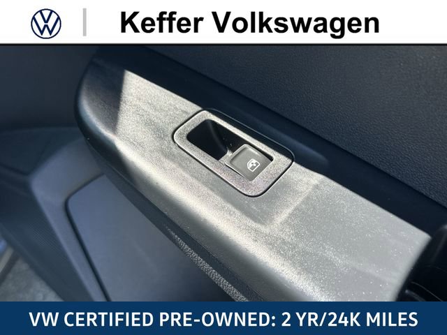Certified 2022 Volkswagen Taos SEL w/ Panoramic Sunroof Package FWD image 34