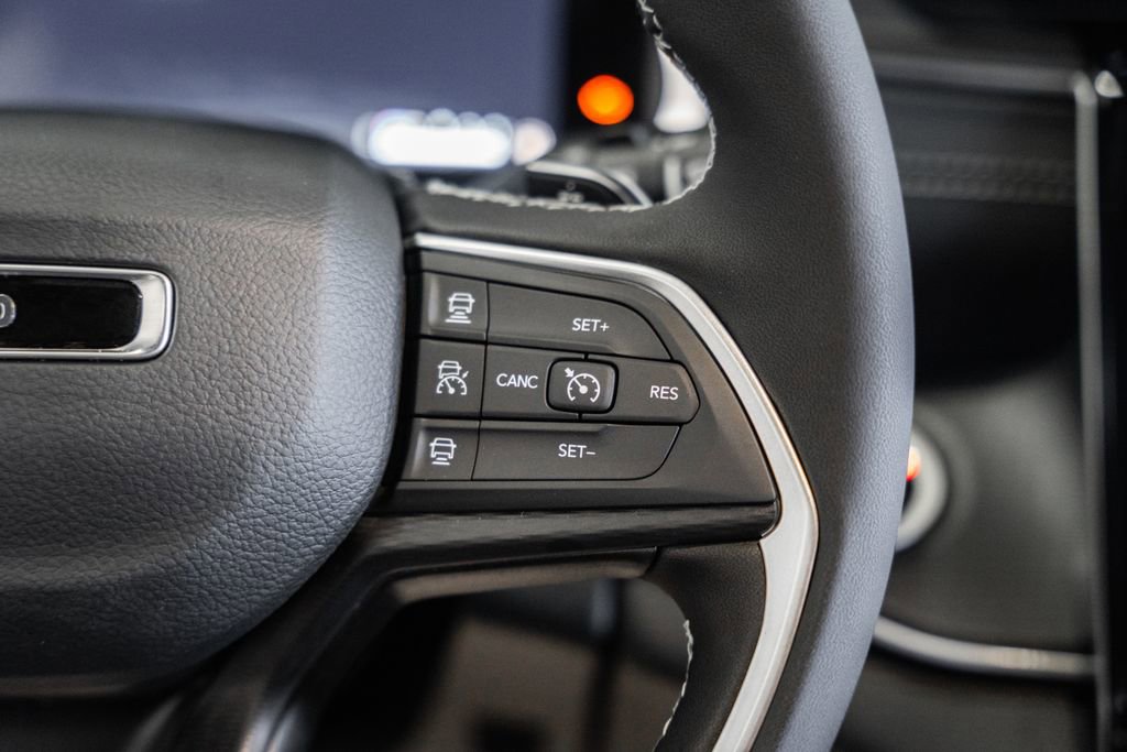 New 2025 Jeep Grand Cherokee Laredo X w/ Luxury Tech Group I image 27