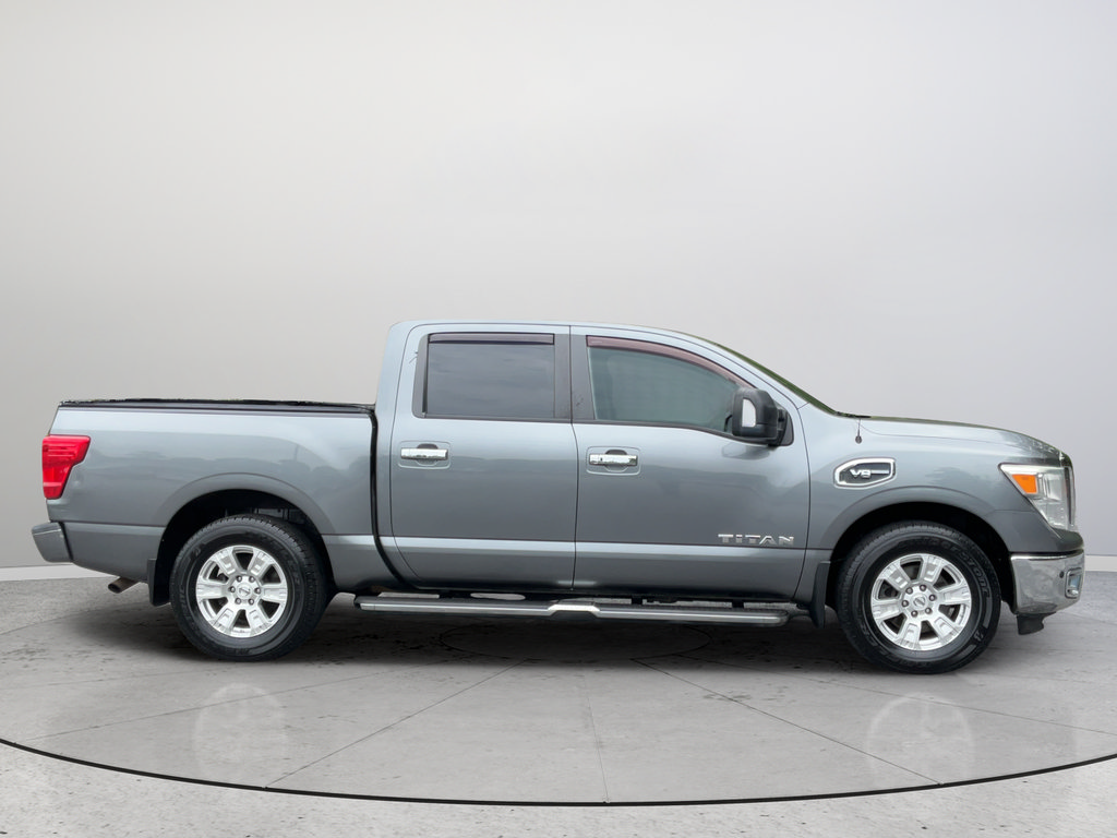 Used 2017 Nissan Titan SV RWD image 6