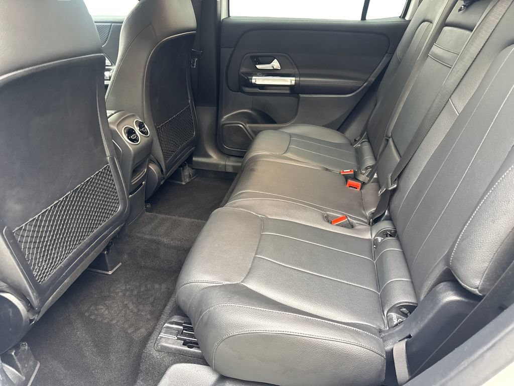 Used 2025 Mercedes-Benz GLB 250 4MATIC image 32