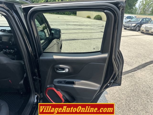 Used 2017 Jeep Renegade Trailhawk AWD/4WD image 33