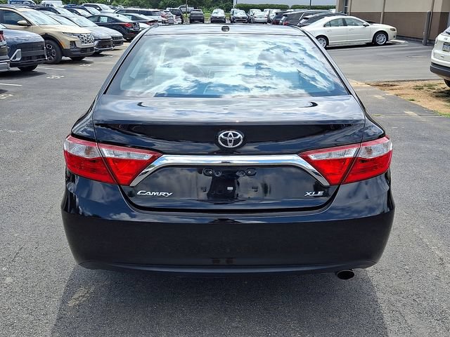 Used 2016 Toyota Camry XLE w/ Moonroof Package FWD image 5