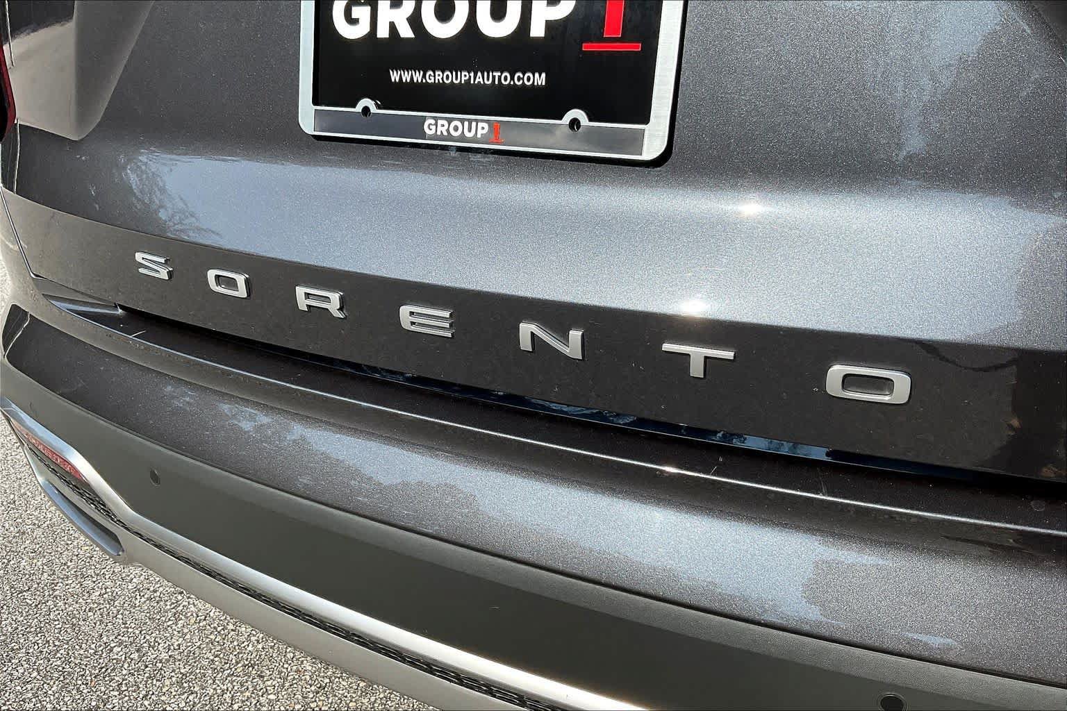 Used 2022 Kia Sorento EX w/ Panoramic Sunroof Package FWD image 10